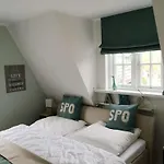 With 4 Bedrooms * Böhl