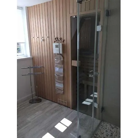 With 4 Bedrooms Böhl