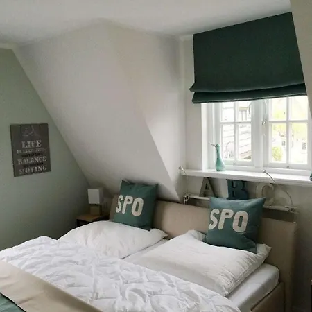 With 4 Bedrooms * Böhl